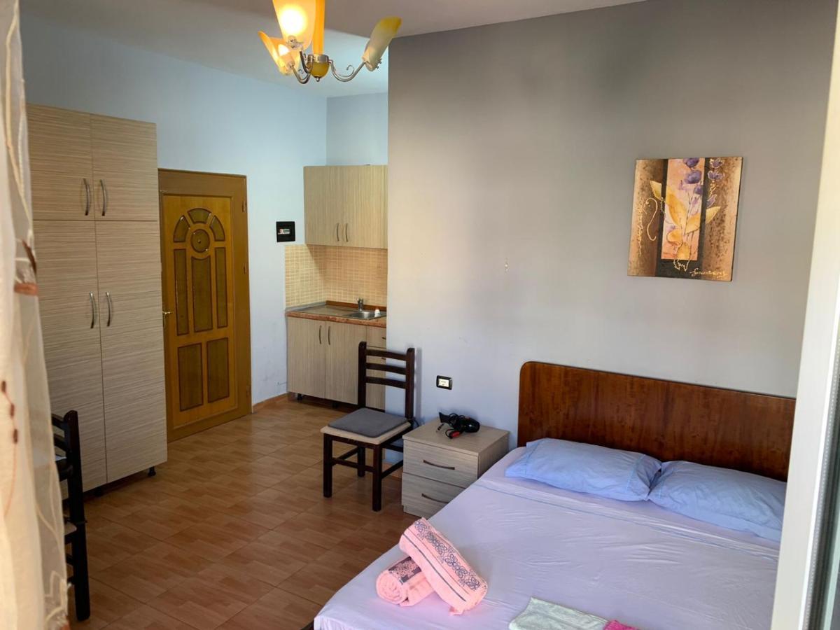 Gazi'S Apartament For Rent Golem  Eksteriør bilde